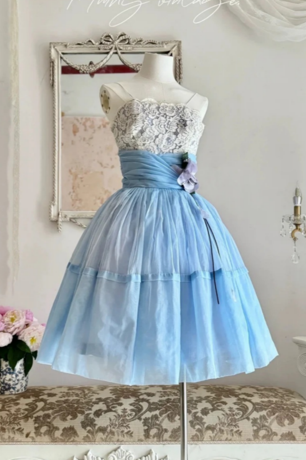 NiceVestidos - Robe de soirée courte/mi-longue en tulle bleu à fleurs délicates NV5668