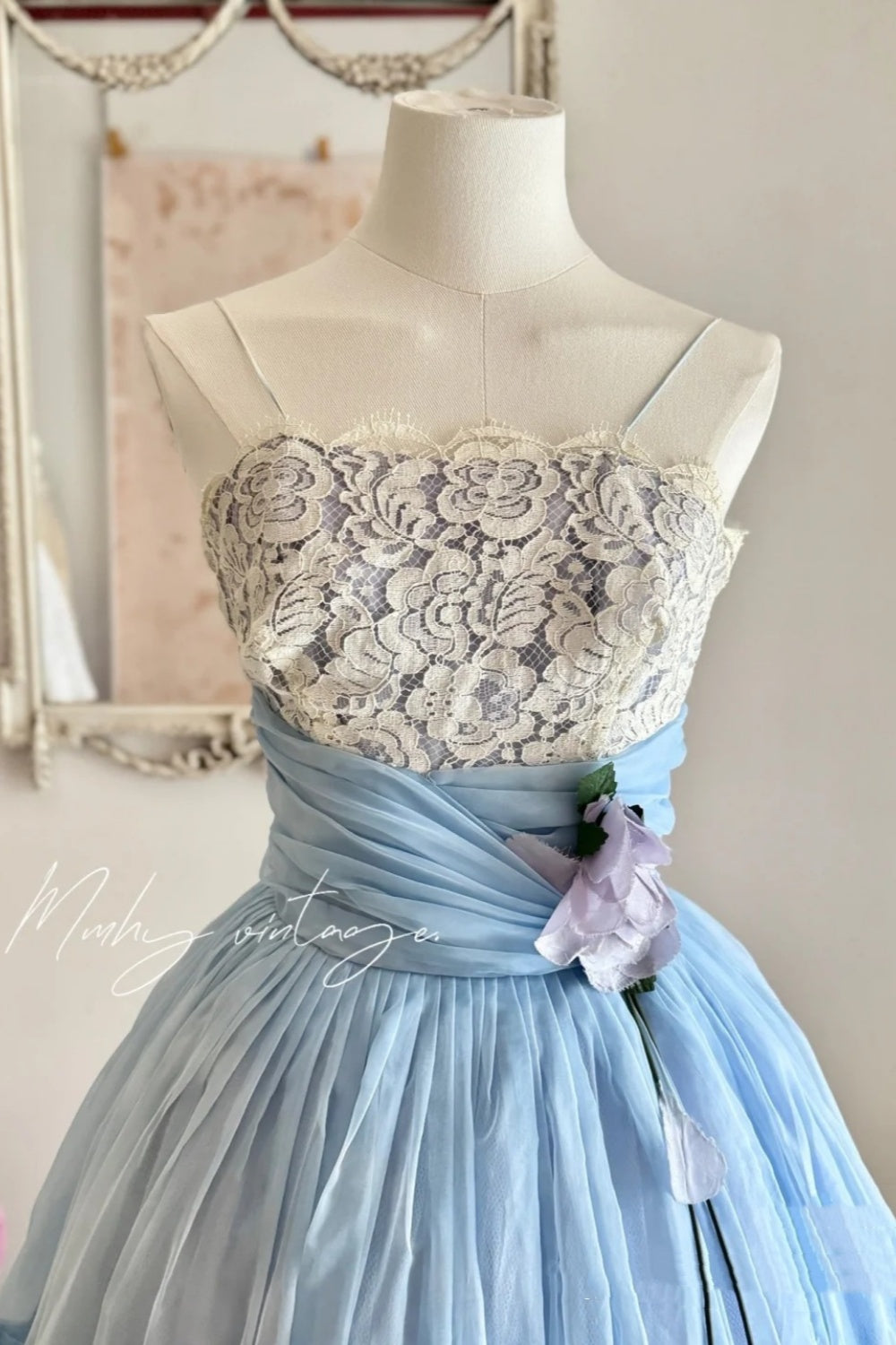 NiceVestidos - Robe de soirée courte/mi-longue en tulle bleu à fleurs délicates NV5668