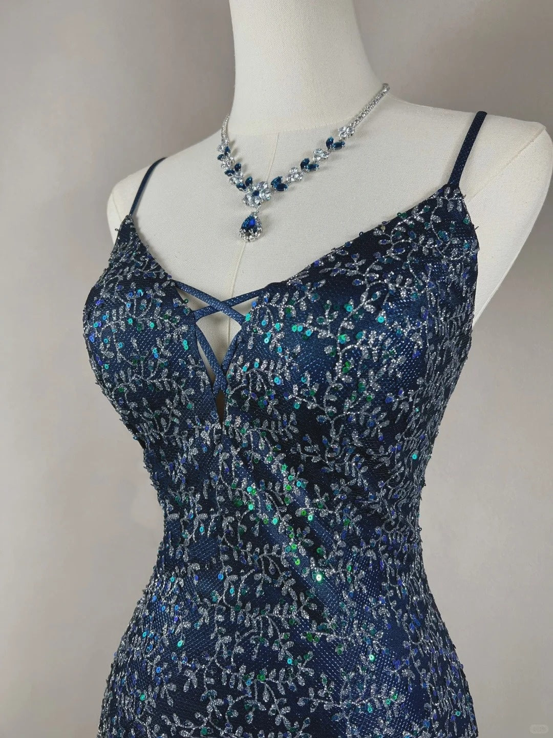Robe de soirée courte en satin bleu à fleurs et perles, tenue d'anniversaire nv4489