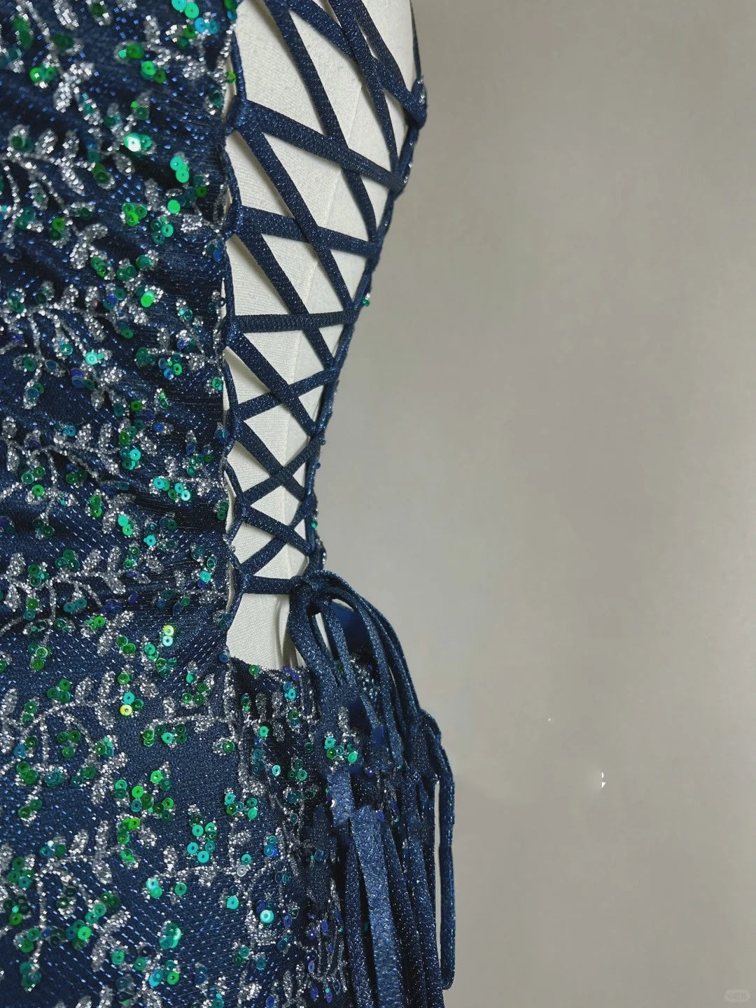 Robe de soirée courte en satin bleu à fleurs et perles, tenue d'anniversaire nv4489