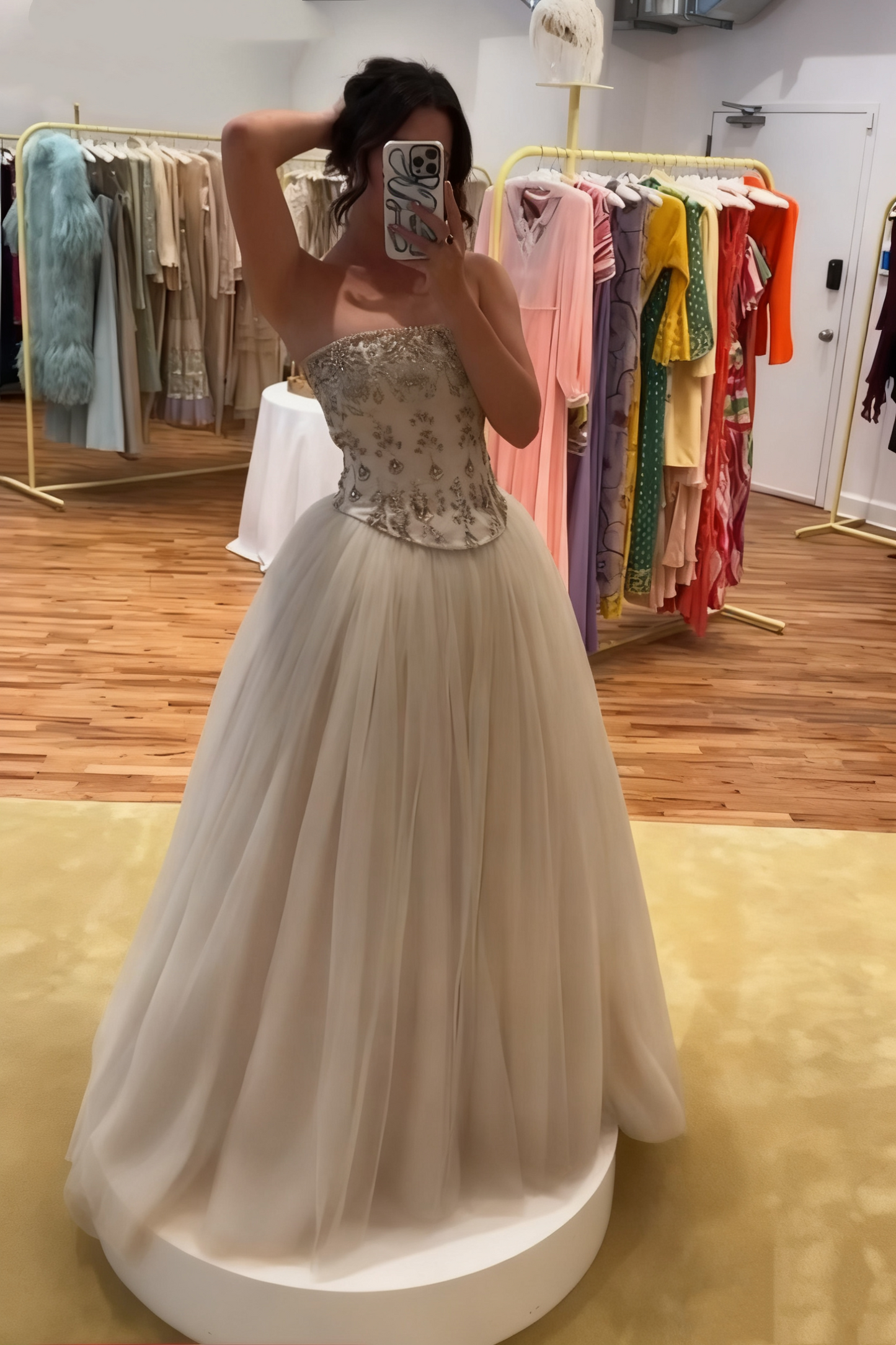 NiceVestidos – Weißes, zartes, perlenbesetztes, langes Ballkleid aus Tüll, NV5838