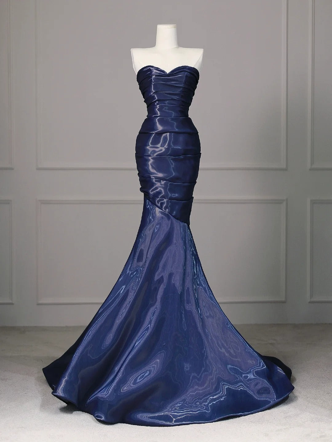 Robe de soirée sirène en satin bleu ajustée nv4437