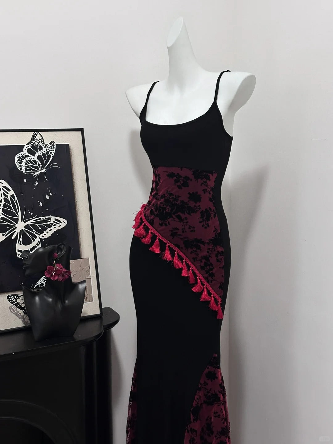 Robe de soirée longue en satin rouge et noir, élégante et vintage, à pompons, motif floral, tenue de bal, d'anniversaire, nv4051