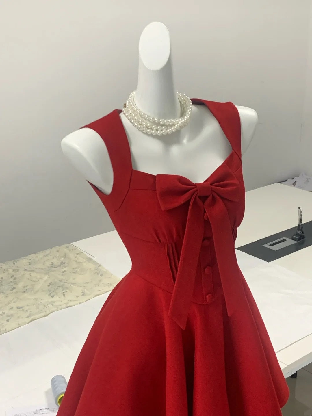 Robe de bal courte en satin rouge à nœud, tenue de soirée, d'anniversaire, nv4526