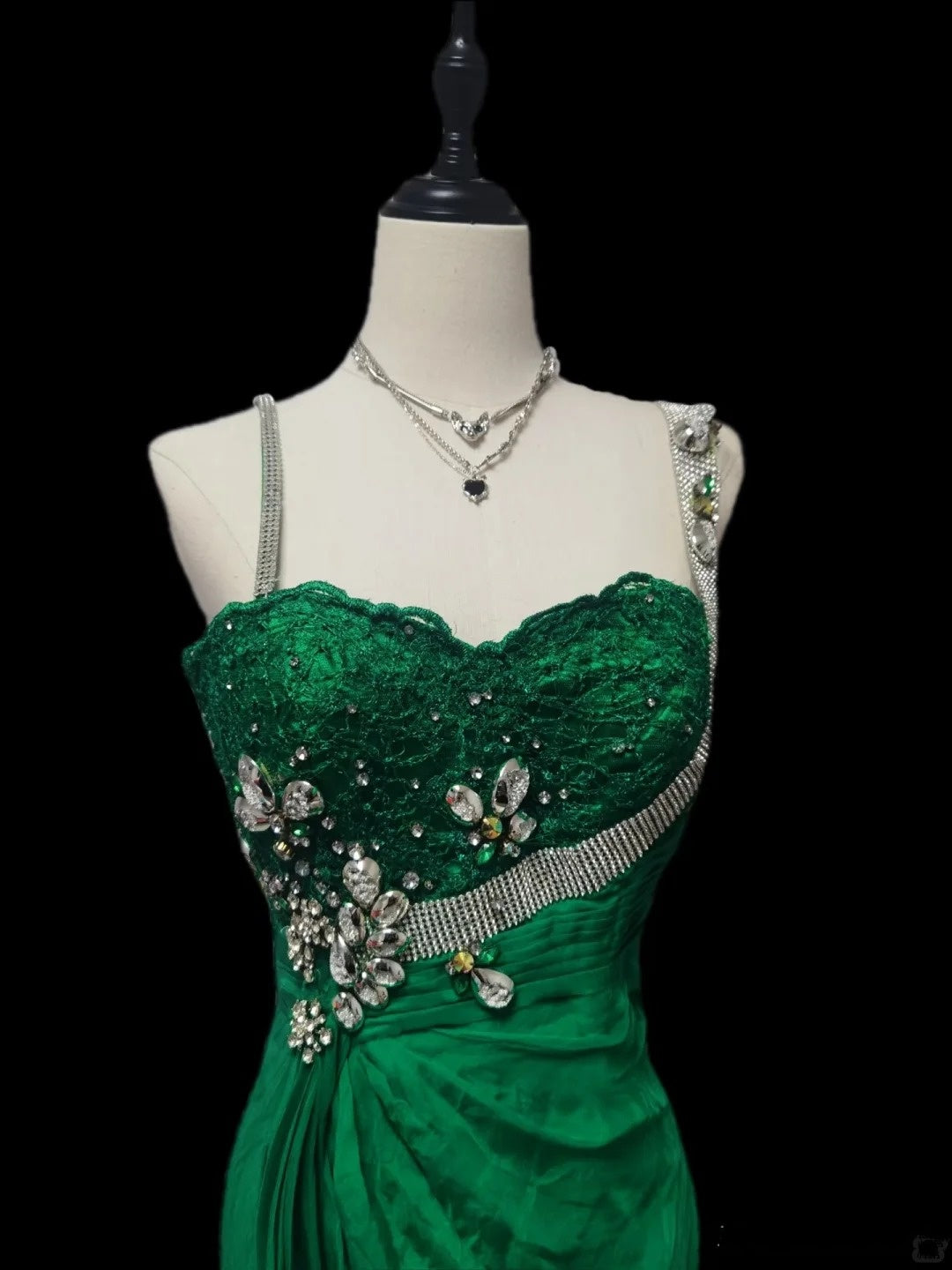 Green Vintage Fashion Elegant Exquisite Beaded Lace Long Satin Floor Length Trailing Ball Gown Evening Gown Party Dress nv3860