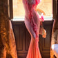 Rosafarbenes, gerüschtes Abendkleid mit Farbverlauf: V-Ausschnitt, schulterfrei, taillierter Meerjungfrauenschnitt, französisch-romantischer Stil NV6401