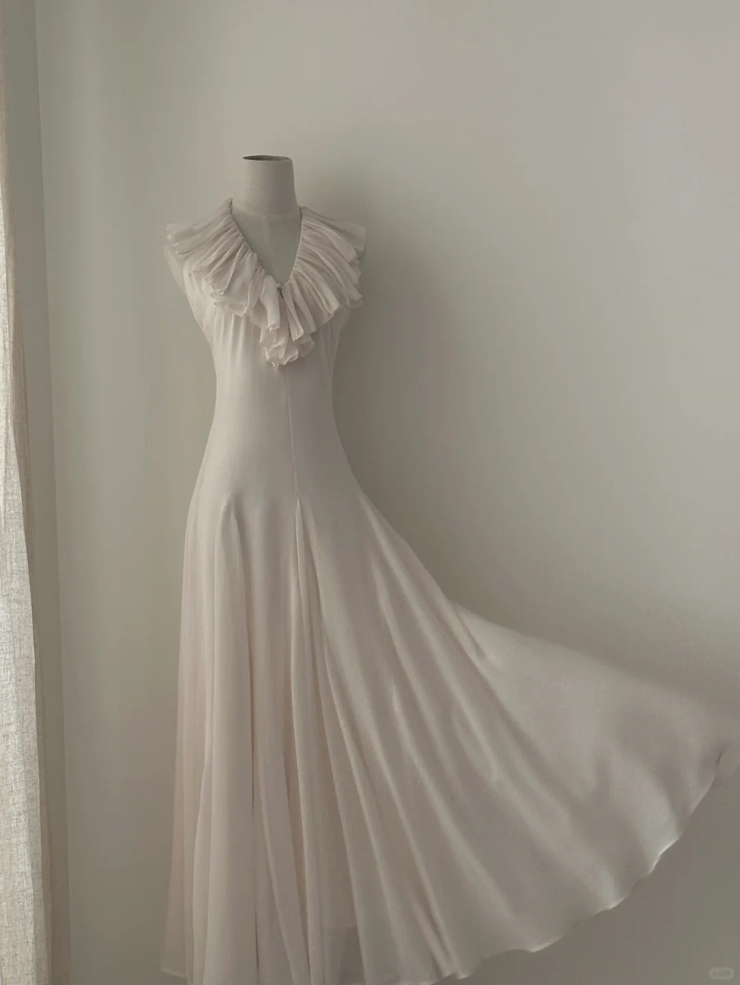 Weißes elegantes Vintage-Mode-romantisches langes bodenlanges Chiffon-Ballkleid-Abendkleid für Geburtstags-/Urlaubs-/Hochzeitsgäste, Partykleid, Abschlussballkleid nv4072