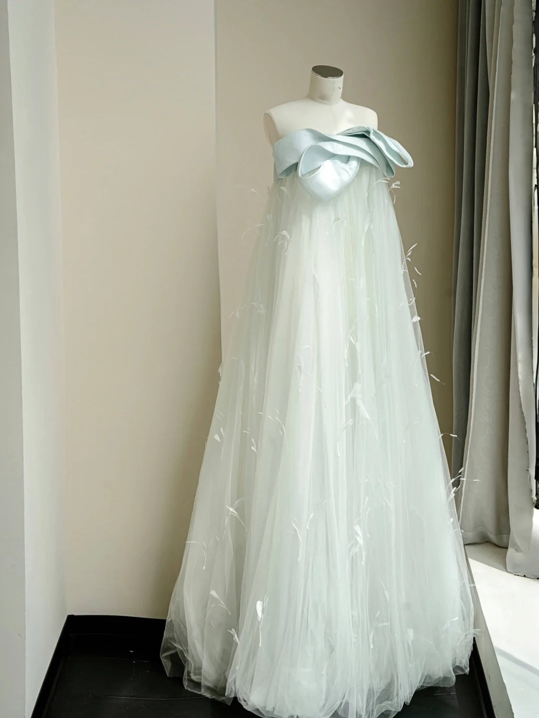 Robe de soirée longue en satin et tulle vert menthe nv4685