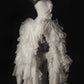 Weißes Organza-Abendkleid mit 3D-Rosenmuster | Trägerloses, asymmetrisches Kleid mit Schleppe | Feenhaftes Luxus-Couture-Abendkleid für Hochzeitsfotos NV6324