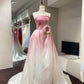 Robe de bal bustier en satin rose et blanc dégradé, style romantique et luxueux, avec traîne - Robe élégante pour fiançailles et mariage champêtre NV6359