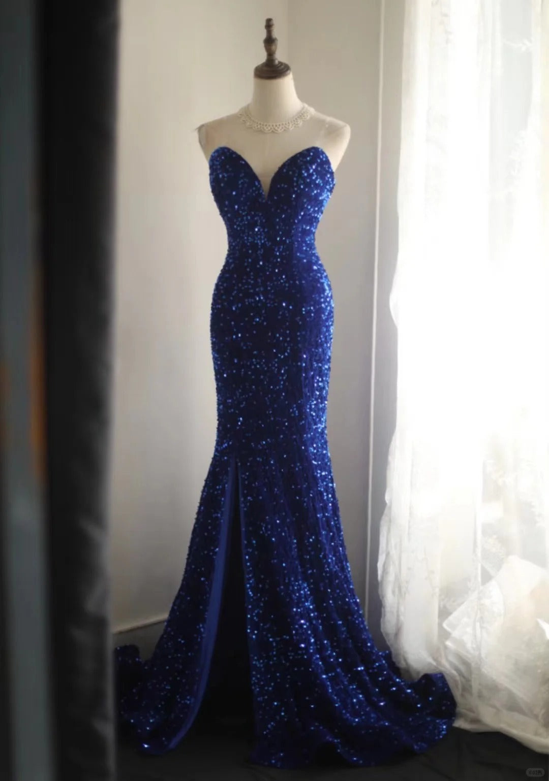 Robe de soirée élégante en velours bleu royal, longue, plissée, à paillettes, perlée, style sirène, queue de poisson, longueur au sol, robe de bal, robe de soirée, robe de mariée, nv4123