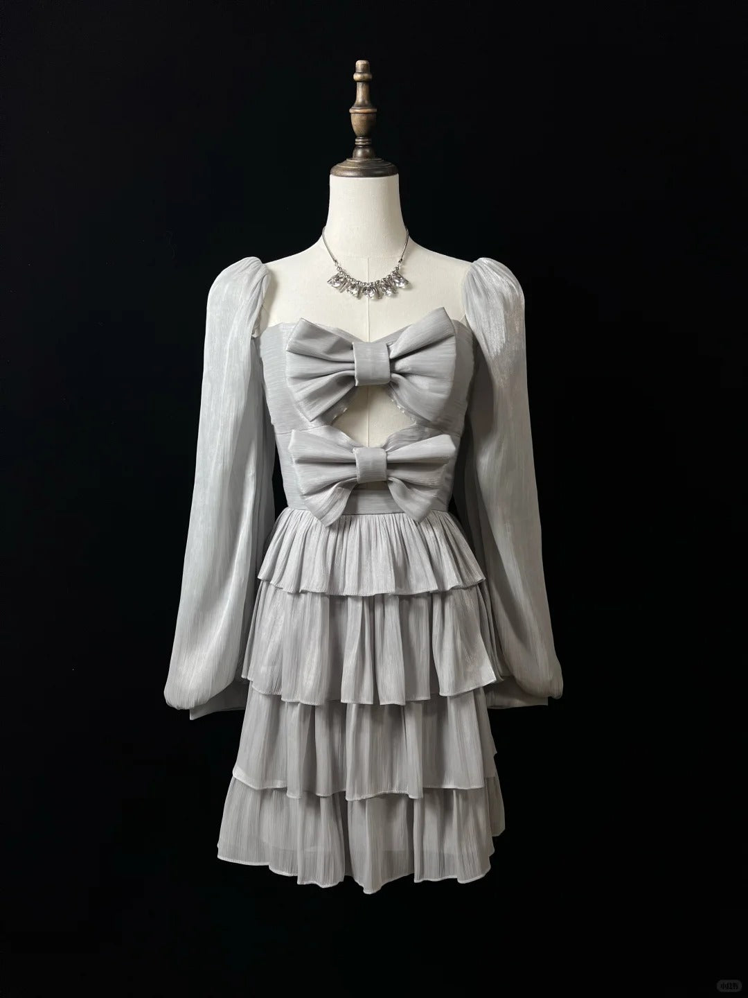 Silbernes süßes kurzes Satin-Heimkehrkleid, Geburtstagskleid, nv4788