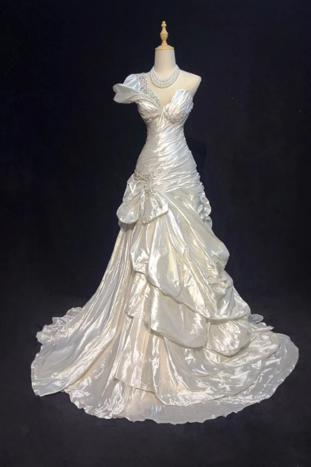 Wunderschönes, langes, aufwendig mit Perlen verziertes Abendkleid/Ballkleid NV6577