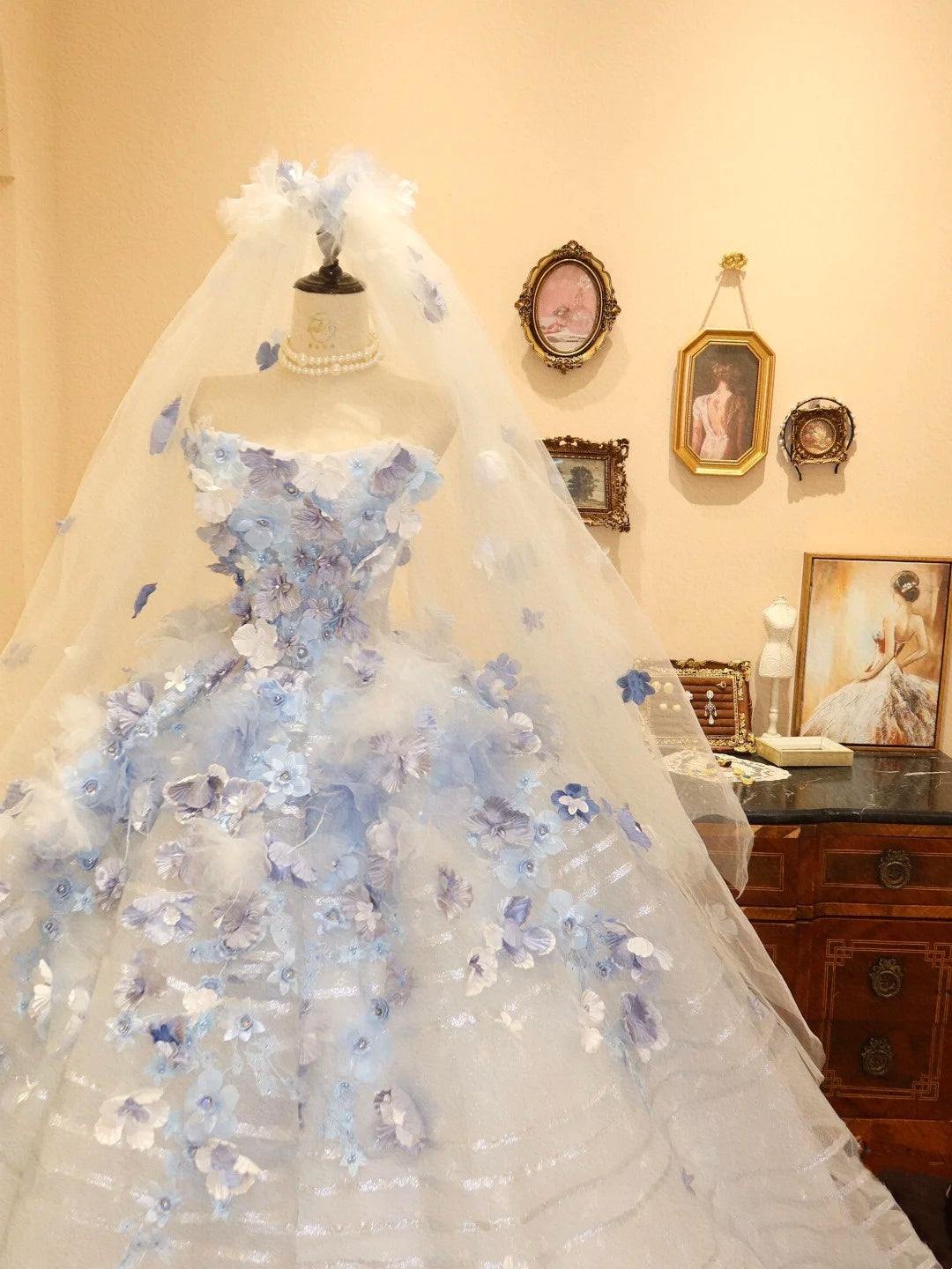 NiceVestidos – Romantisches Brautkleid aus Tüll mit Blumenmuster, langes, ärmelloses, trägerloses Brautkleid NV5823