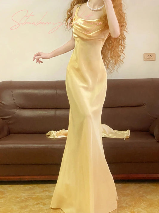 Gelbes schlichtes langes Vintage-Satin-Heimkehrkleid, Geburtstagspartykleid, NV4998