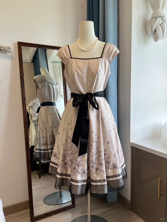 Rosa geblümtes Vintage-Kurzkleid aus Satin mit quadratischem Ausschnitt und Geburtstagspartykleid, NV5103