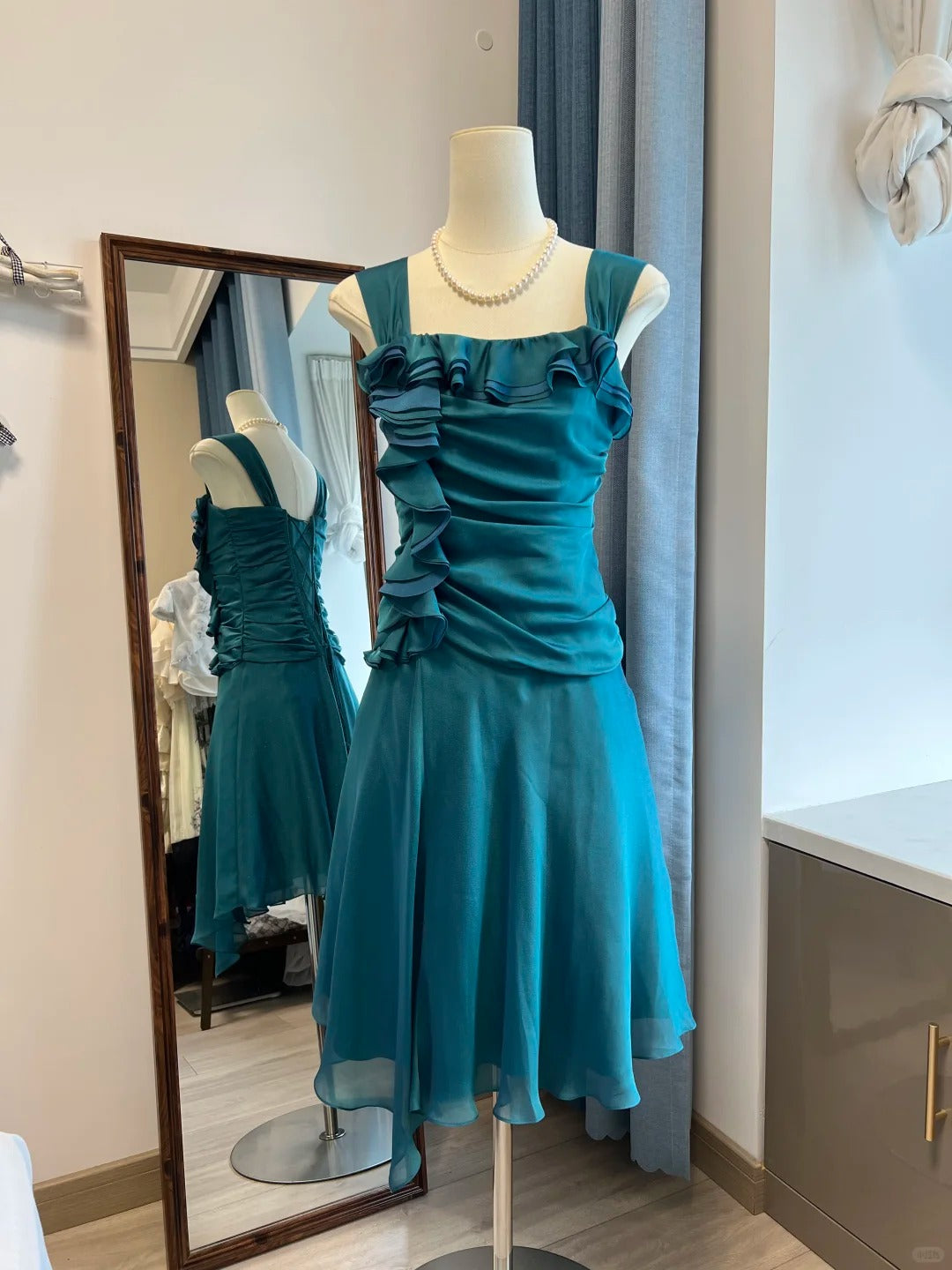 Pfauenblaues Vintage-Kurzes Chiffon-Heimkehrkleid Geburtstagspartykleid NV5098