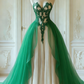 Robe gothique longue en tulle et dentelle noire et blanche à empiècements et manches papillon, modèle NV6172