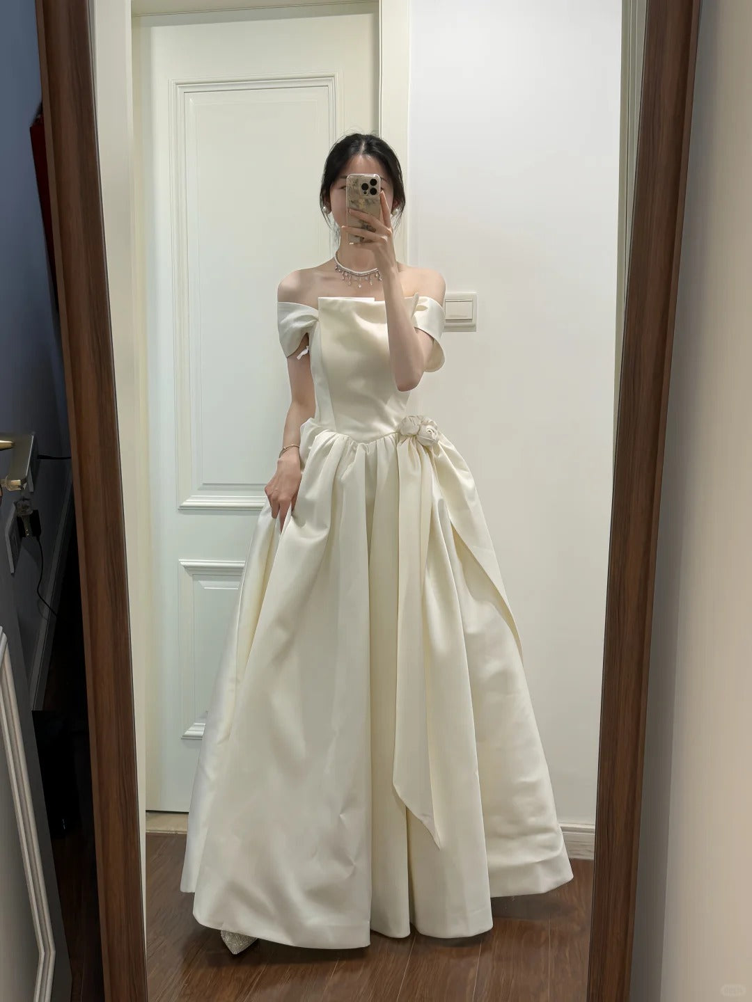 Elfenbeinweißes, schlichtes, elegantes, langes Satin-Ballkleid, Abendkleid, Brautkleid, NV4155