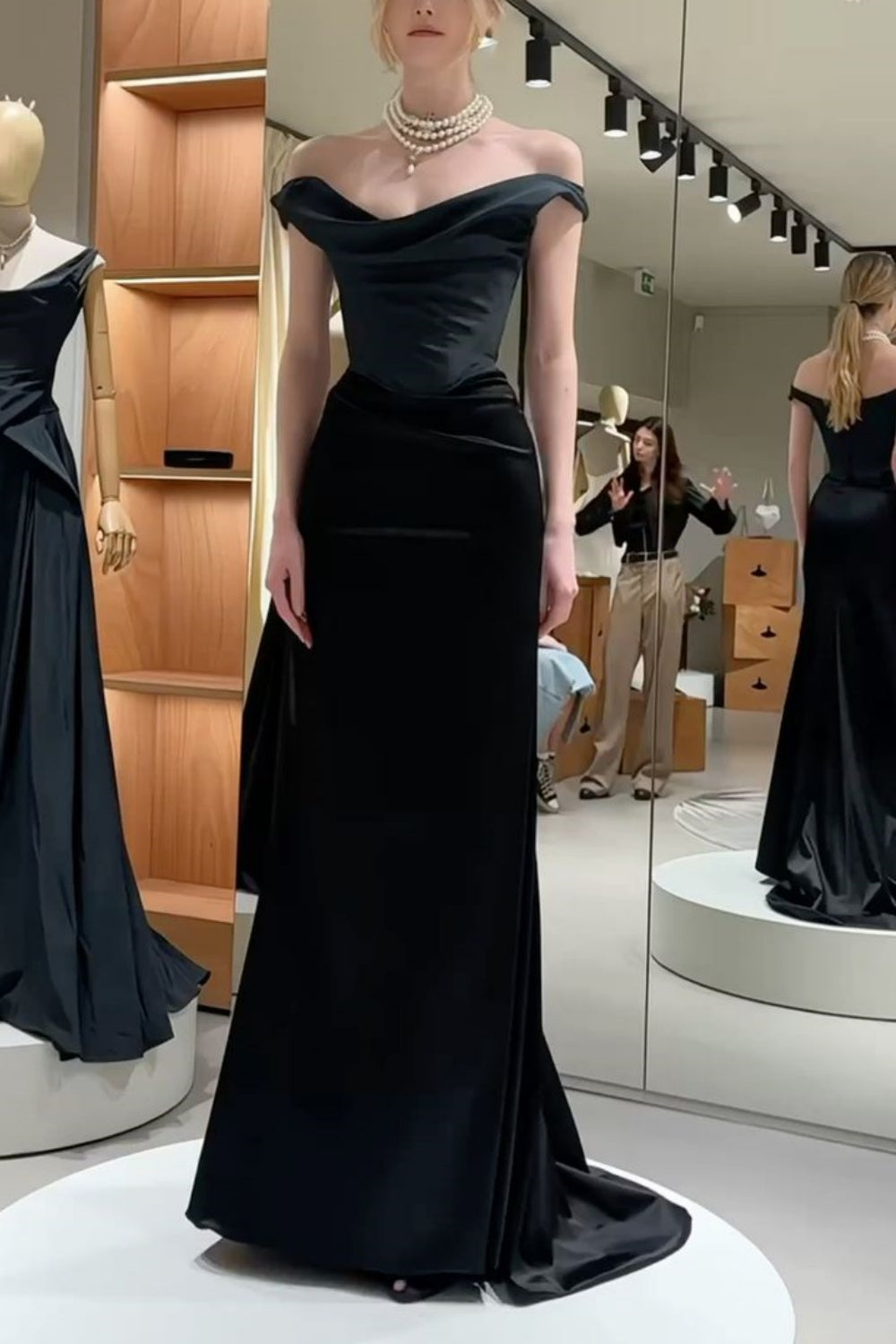 NiceVestidos – Schwarzes, schlichtes, elegantes und modisches Hochzeitsgastkleid NV5846