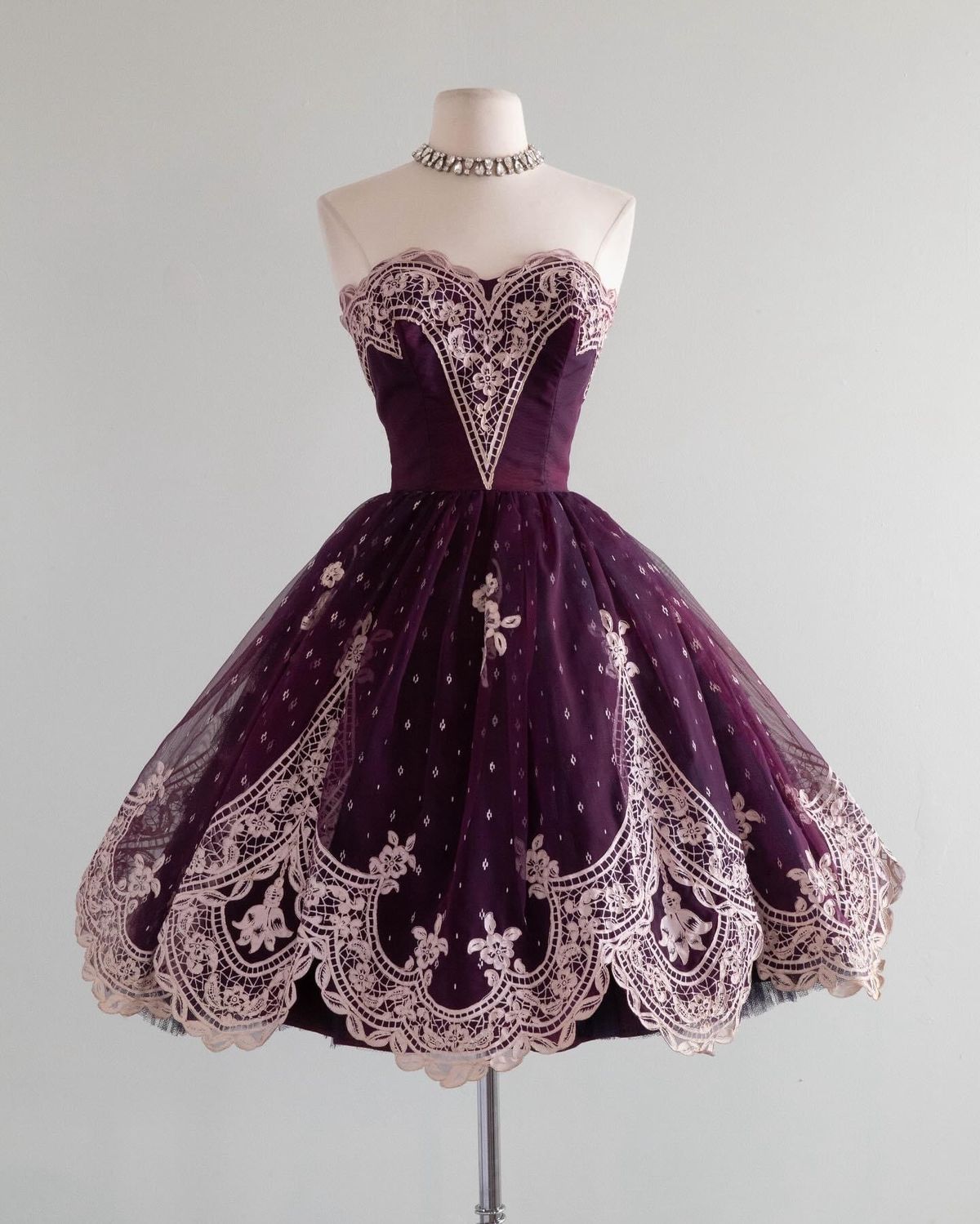NiceVestidos - Lila Spitze Kurzes formelles Homecoming-Kleid Hoco Dress nv5500
