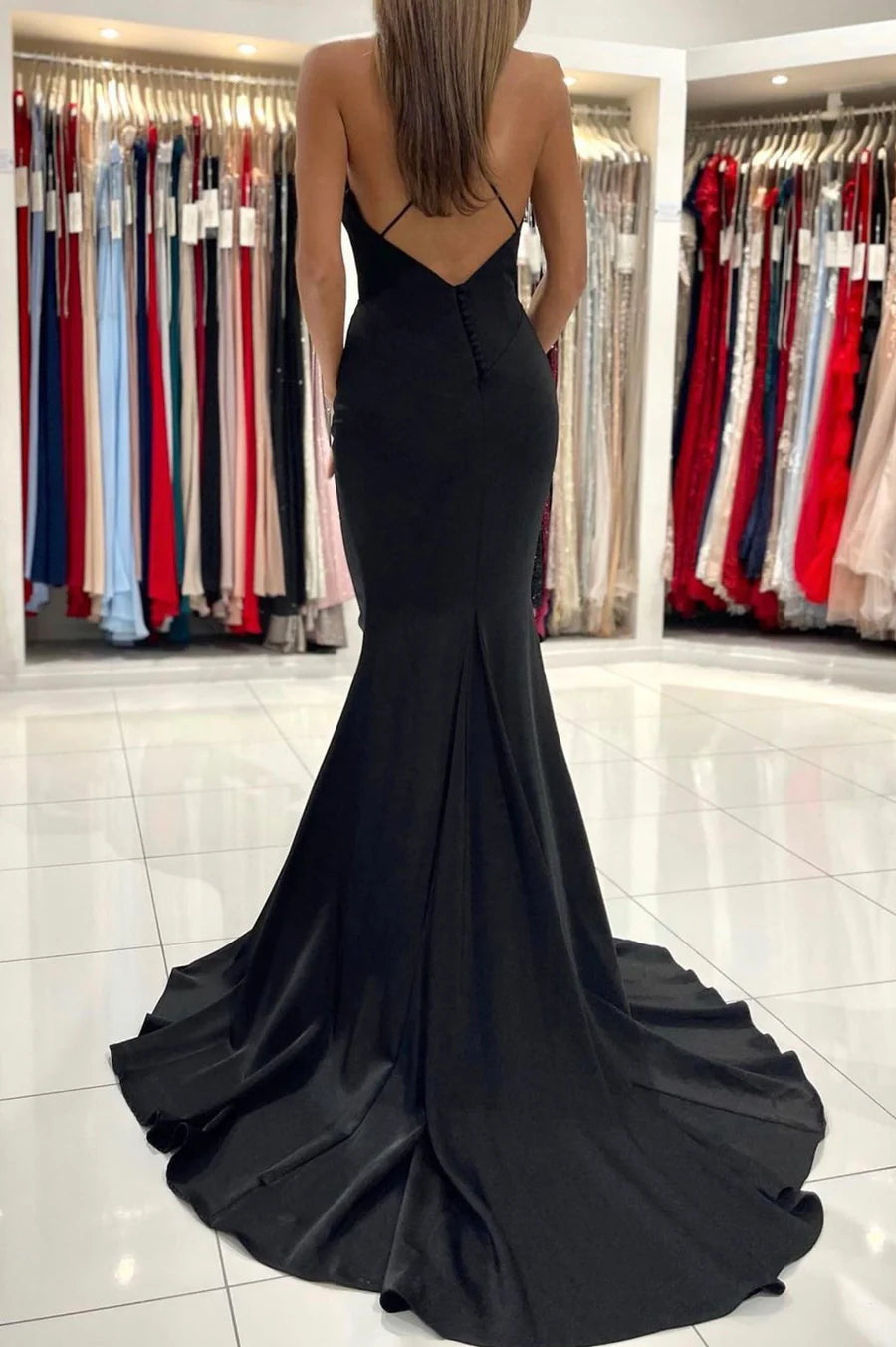 Schwarzes langes Meerjungfrau-Ballkleid mit V-Ausschnitt, schwarzes rückenfreies Abendkleid nv1450