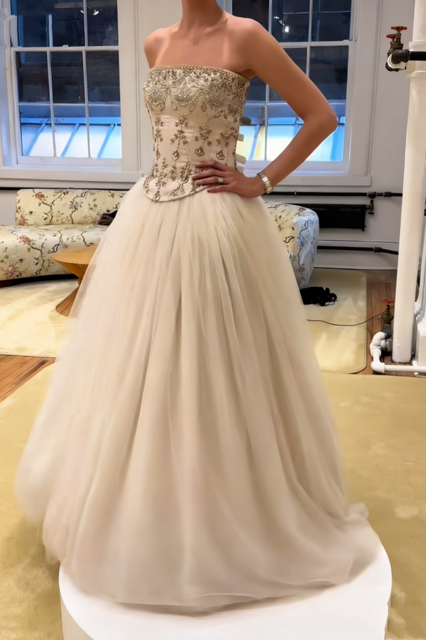 NiceVestidos – Weißes, zartes, perlenbesetztes, langes Ballkleid aus Tüll, NV5838