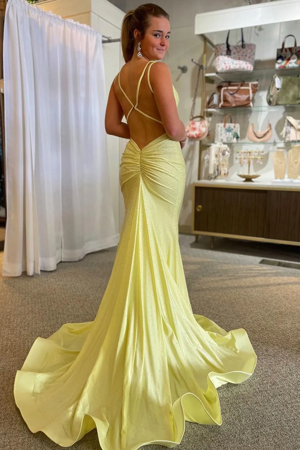 Robe de soirée longue argentée scintillante à bretelles spaghetti, style sirène, coupe ajustée, dos nu, jaune, robe de bal, robe de soirée formelle, nv3431