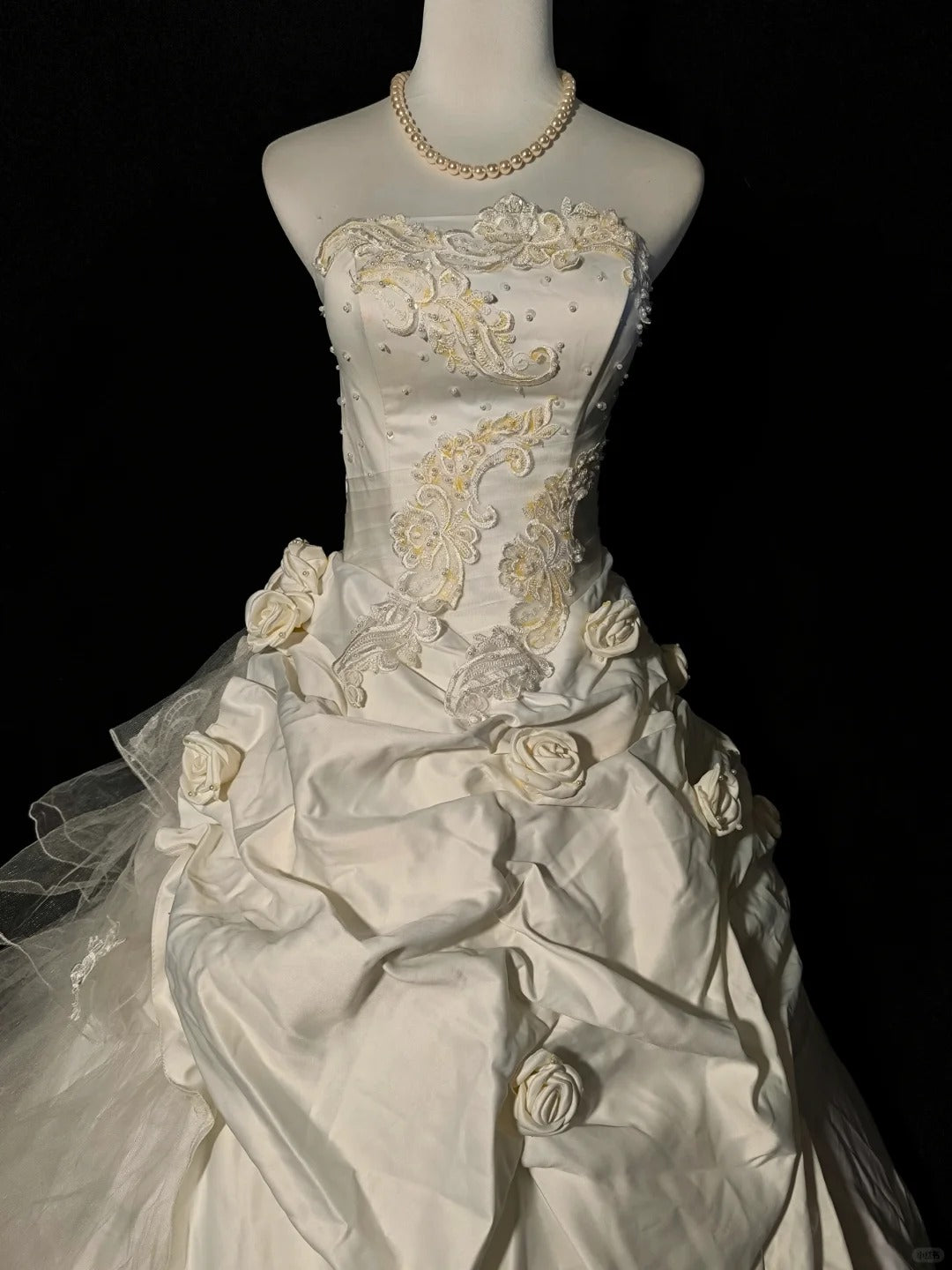 Ivory White Gorgeous 3D Rose Applique Long chiffon Satin Floor Length Ball Gown Evening Gown Wedding Dress nv4036