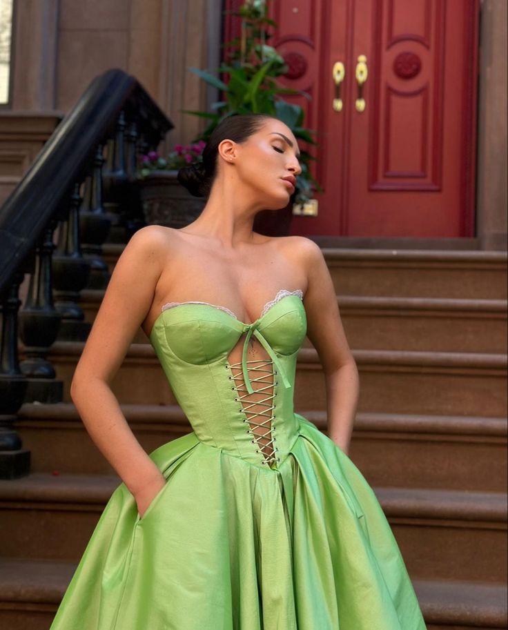 Robe de soirée courte en dentelle à col en cœur verte Robe de bal Robe de soirée nv3037