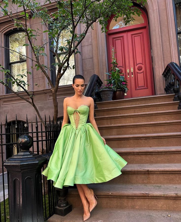 Robe de soirée courte en dentelle à col en cœur verte Robe de bal Robe de soirée nv3037