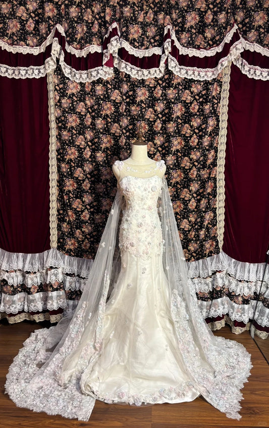 Weißes wunderschönes, zartes Blumenapplikations-Lang-Tüll-Bodenlänge-Schleppe-Ballkleid-Abendkleid-Brautkleid nv4016
