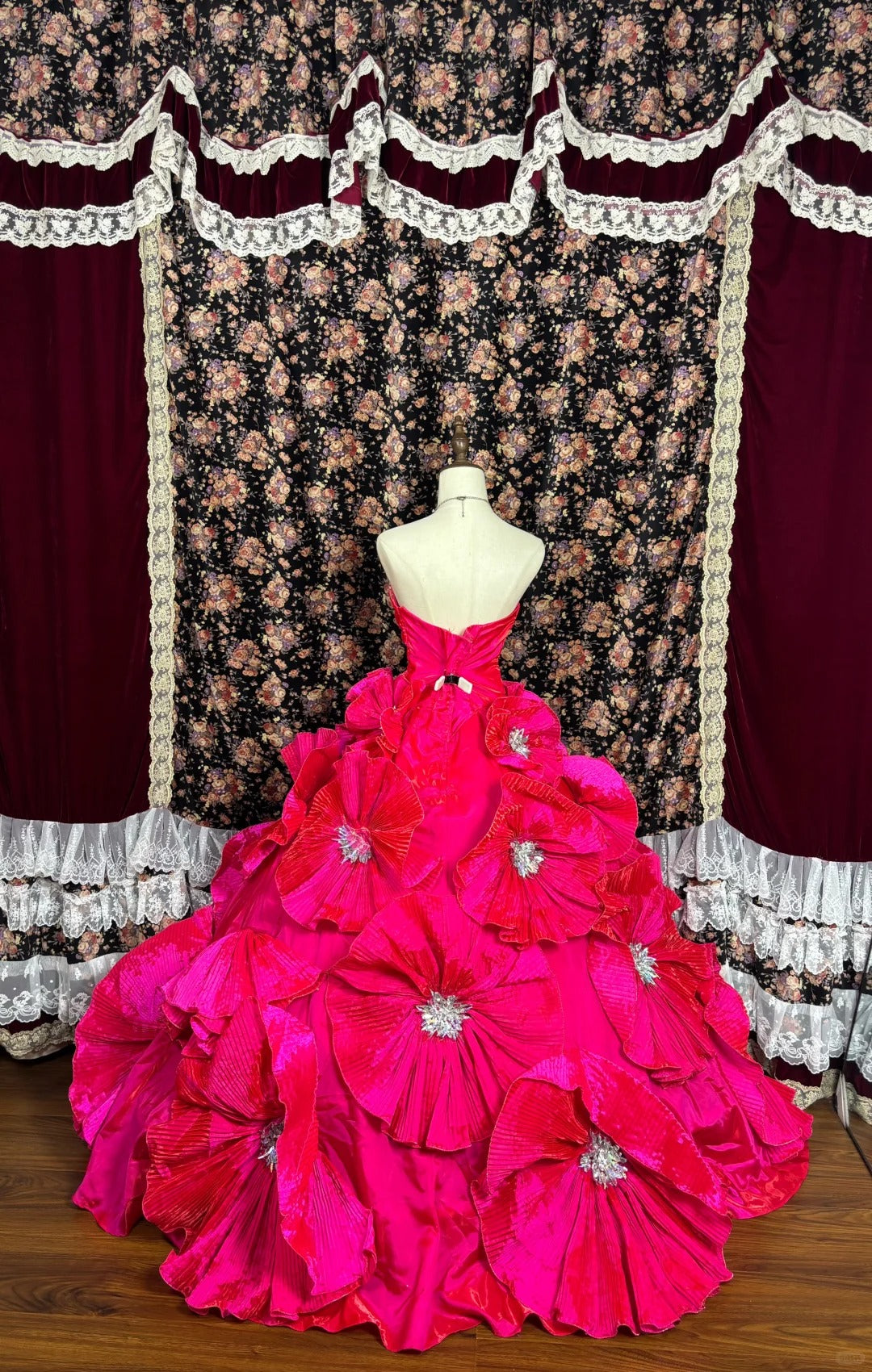 Dunkelrosa Blumenprinzessin langes Tüll-Ballkleid Abendkleid Quinceanera Kleid NV4655
