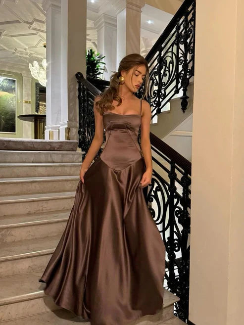 Schlichtes braunes A-Linien-Ballkleid mit Spaghettiträgern, Partykleid nv1713