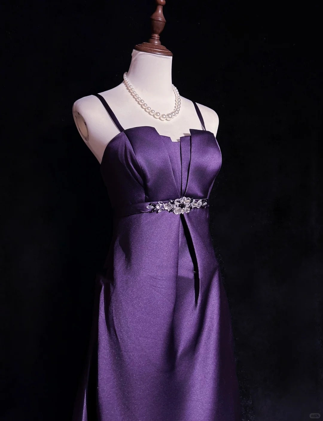 Robe de soirée courte violette en satin et perles, tenue de bal nv4390