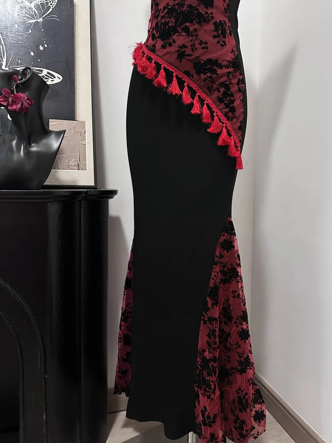 Robe de soirée longue en satin rouge et noir, élégante et vintage, à pompons, motif floral, tenue de bal, d'anniversaire, nv4051