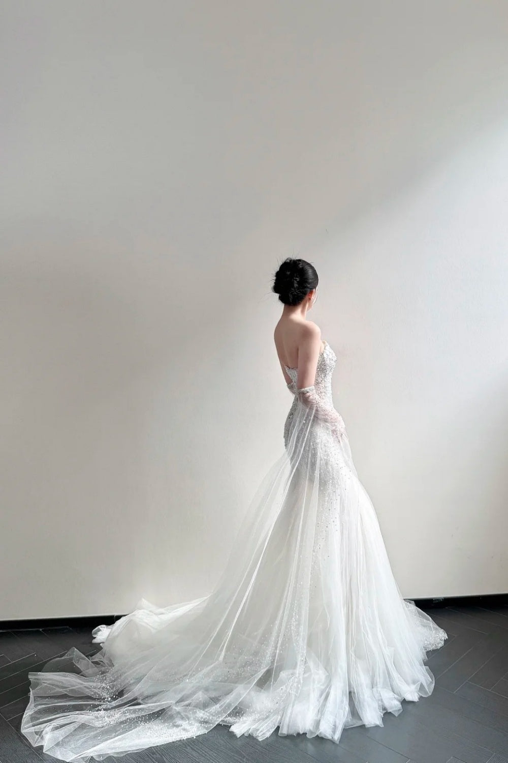 Langes Meerjungfrauen-Hochzeitskleid mit Muschel- und Kristallmuster NV6655