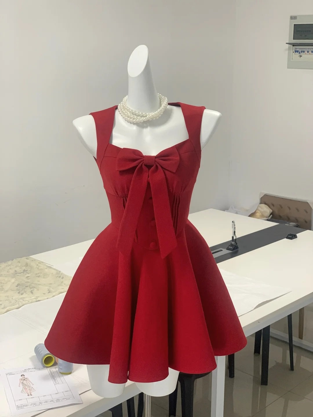 Robe de bal courte en satin rouge à nœud, tenue de soirée, d'anniversaire, nv4526