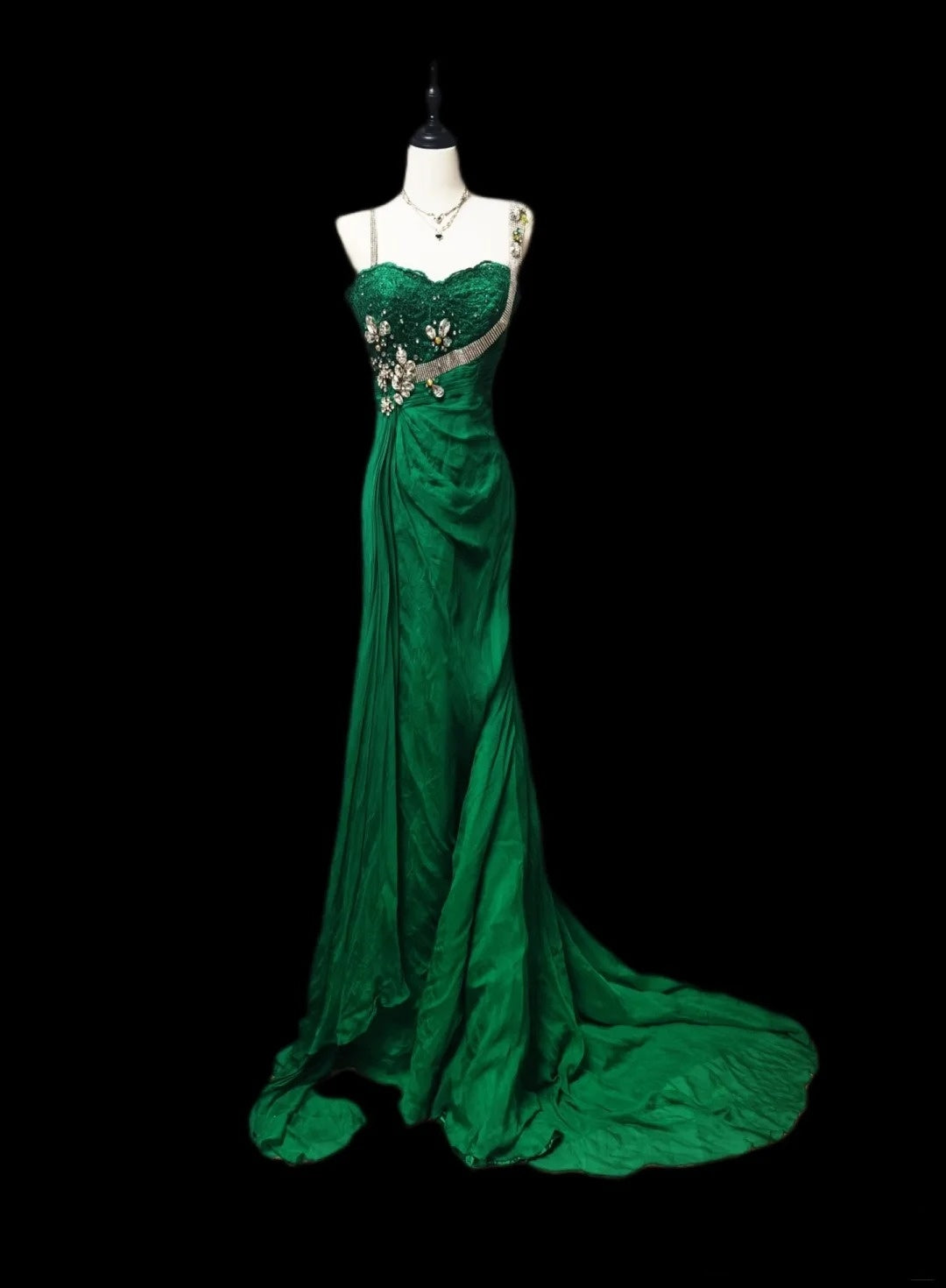 Green Vintage Fashion Elegant Exquisite Beaded Lace Long Satin Floor Length Trailing Ball Gown Evening Gown Party Dress nv3860