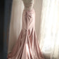 Dusty Rose Moonlight – Satin-Abendkleid im Meerjungfrauenstil mit tiefem V-Ausschnitt, rückenfreier Schnürung und eleganter Schleppe (NV6855)