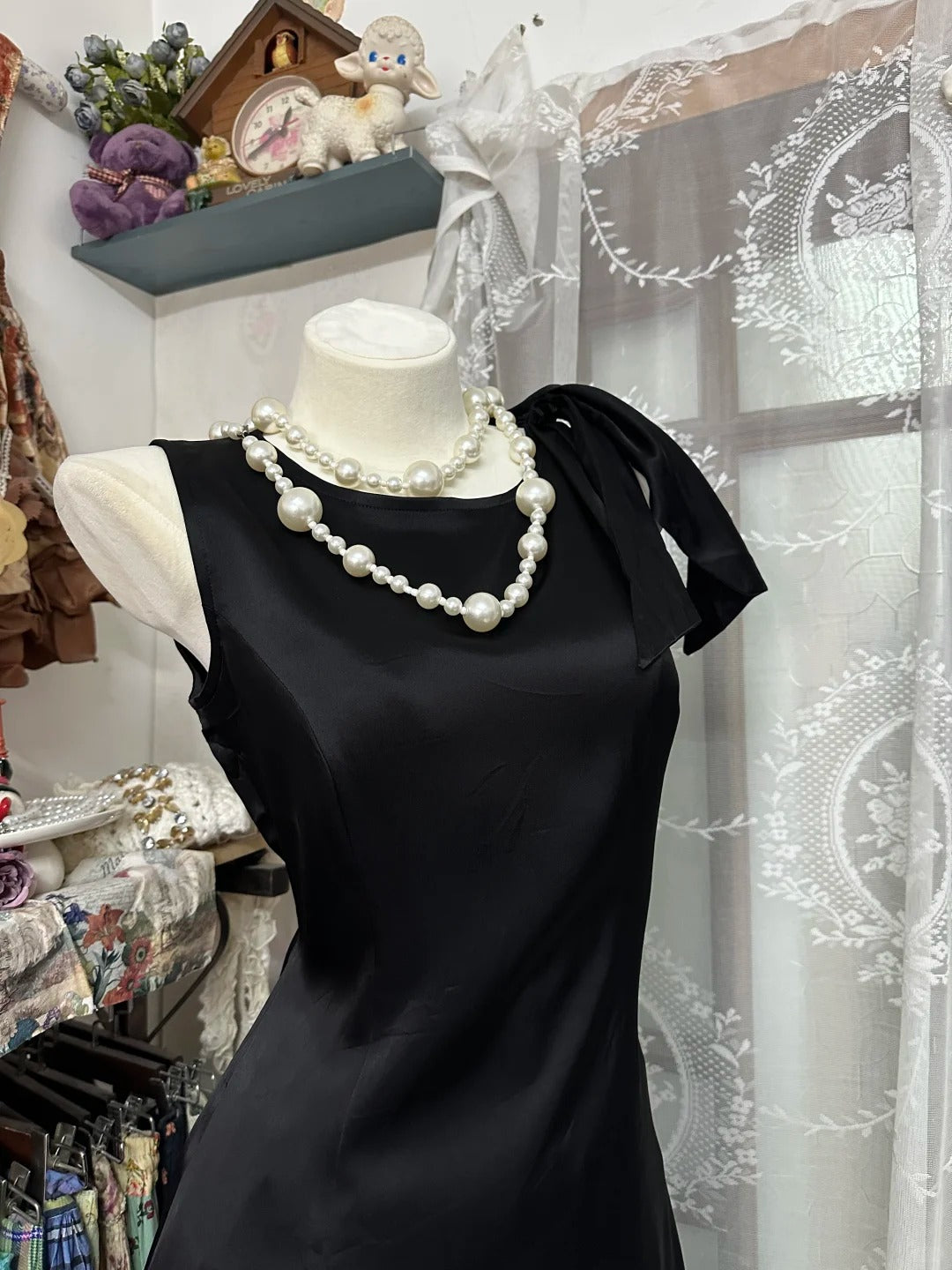 Retro schwarzes schlichtes, modisches langes Satin-Ballkleid nv5426