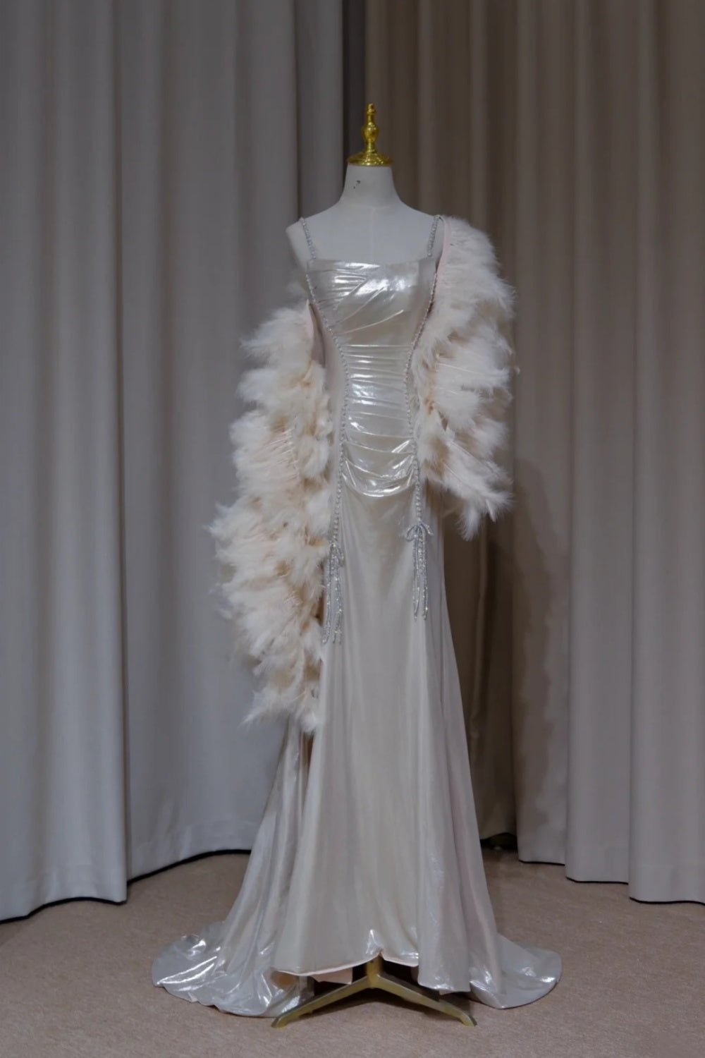 Elegantes und funkelndes langes Ballkleid (ohne Federschal), Abendkleid NV5991