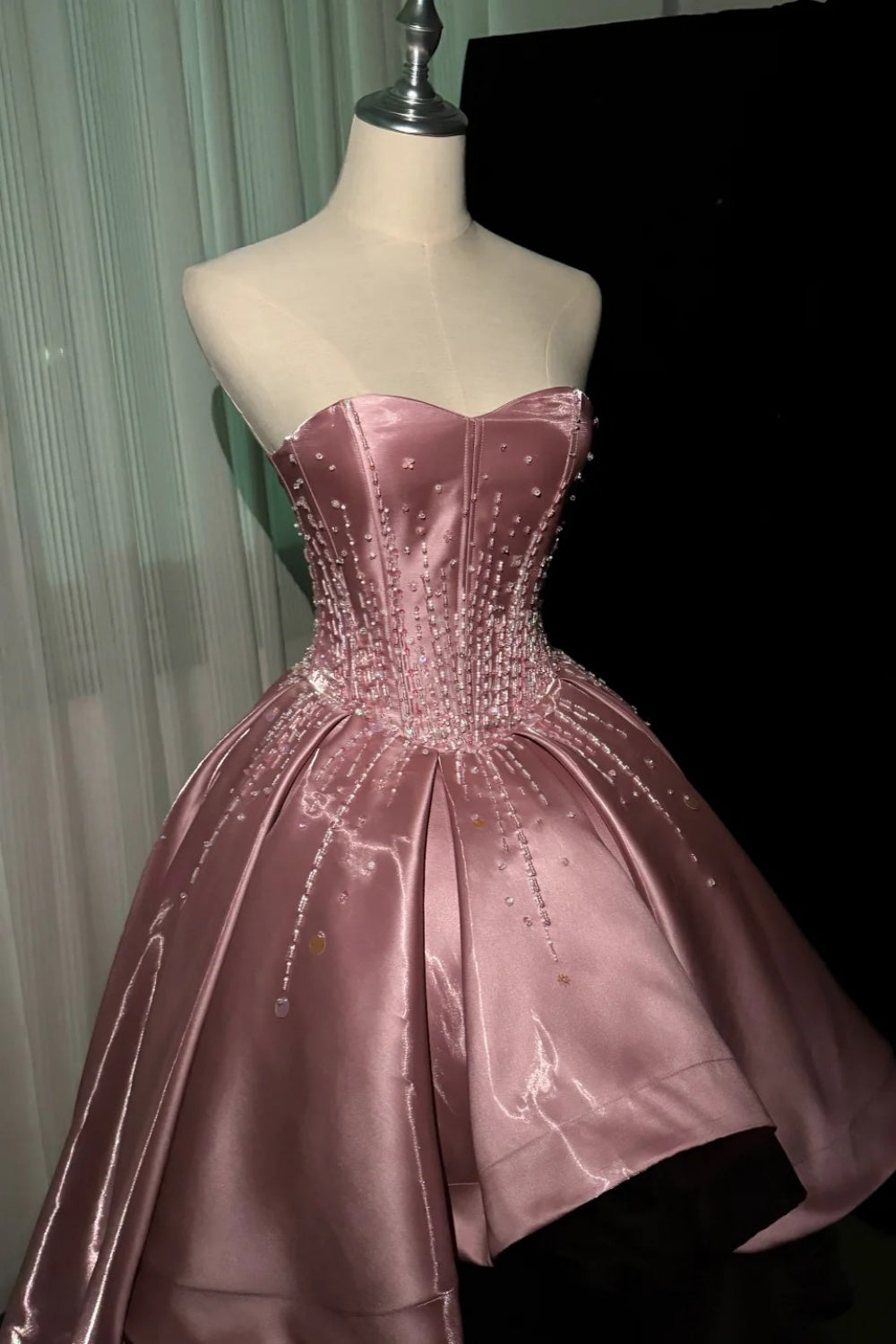 Elegantes und exquisites Abendkleid, Modell NV6722