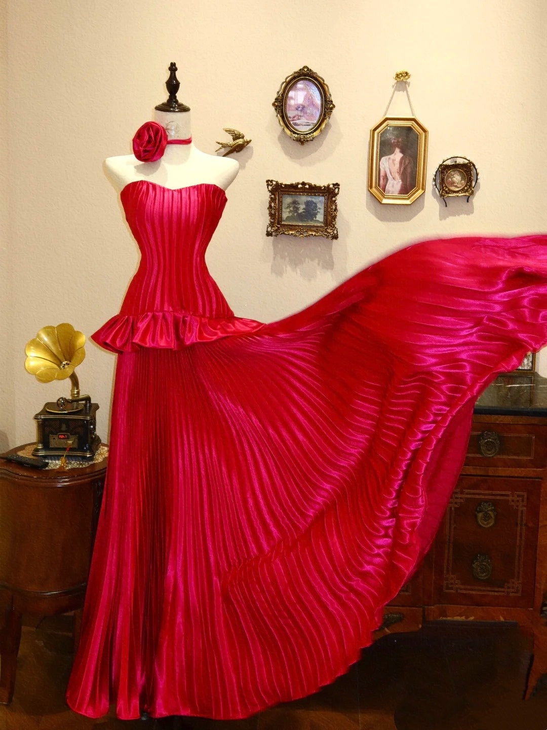 NiceVestidos - Robe de soirée plissée en satin style vintage, longue robe bustier sans manches, NV5824