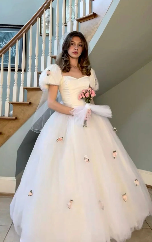 Weißes einfarbiges kleines Blumen-elegantes Tüll-langes Ballkleid-Hochzeitskleid im Prinzessinnen-Stil für Damen-Brautkleid nv2744