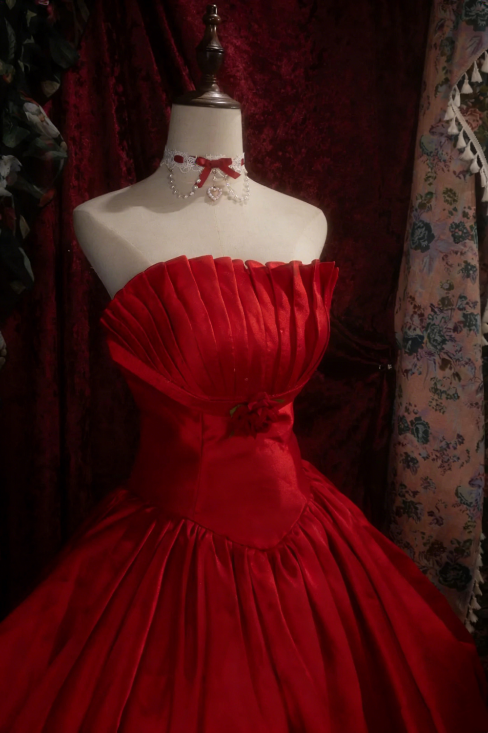 Vintage Scarlet Strapless Ball Gown with Rose Appliques, Satin Wedding Reception Dress  NV6882