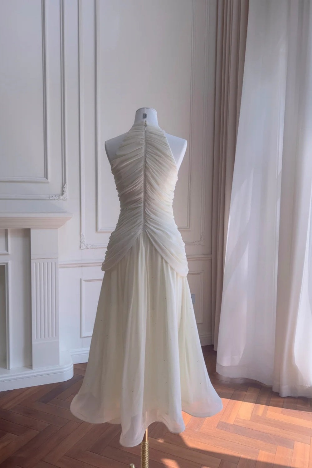NiceVestidos - Robe longue blanche délicatement perlée, robe de bal de fin d'année NV5943
