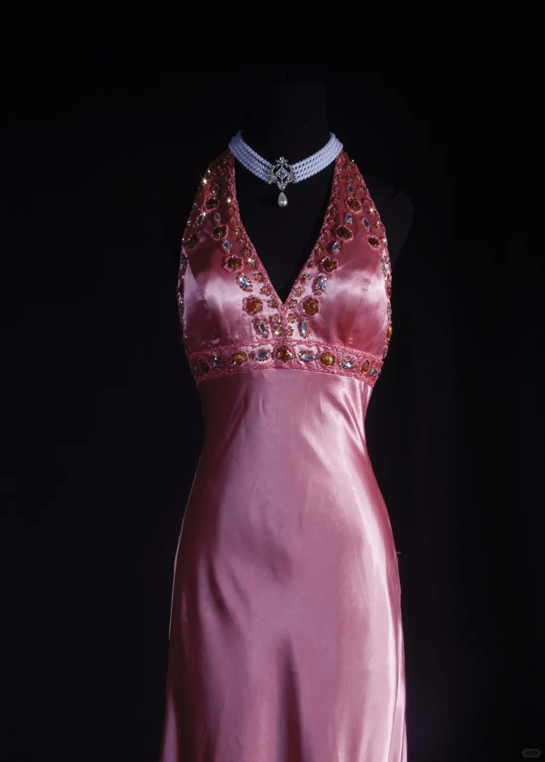 Rosa exquisite Perlen Retro-Mode lange Satin Ballkleid Partykleid nv5210