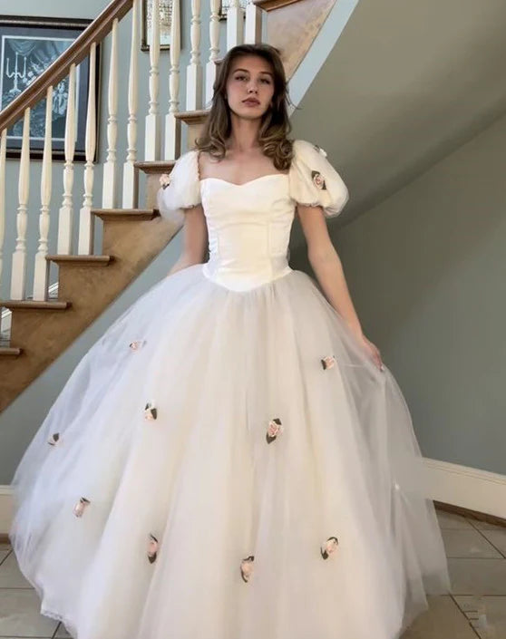 Weißes einfarbiges kleines Blumen-elegantes Tüll-langes Ballkleid-Hochzeitskleid im Prinzessinnen-Stil für Damen-Brautkleid nv2744