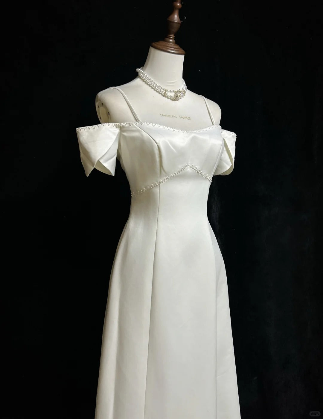 Robe de soirée longue en satin blanc, élégante et délicate, avec perles, nv4927